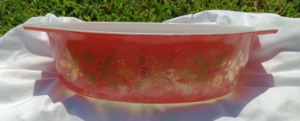 Vtg Pyrex Golden Poinsettia Red Christmas Casserole Promotional Dish Original US